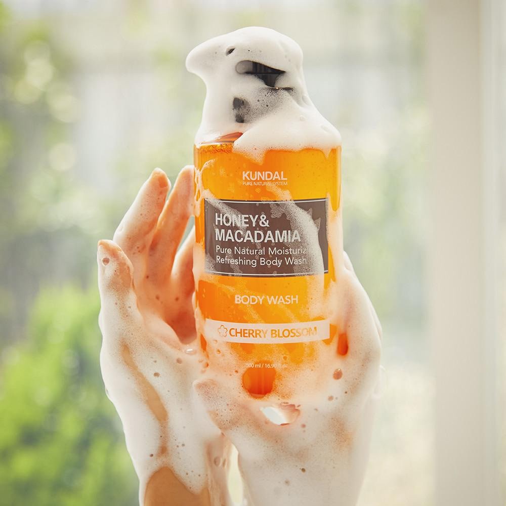 Honey & Macadamia Pure Body Wash, Cherry Blossom 500ml